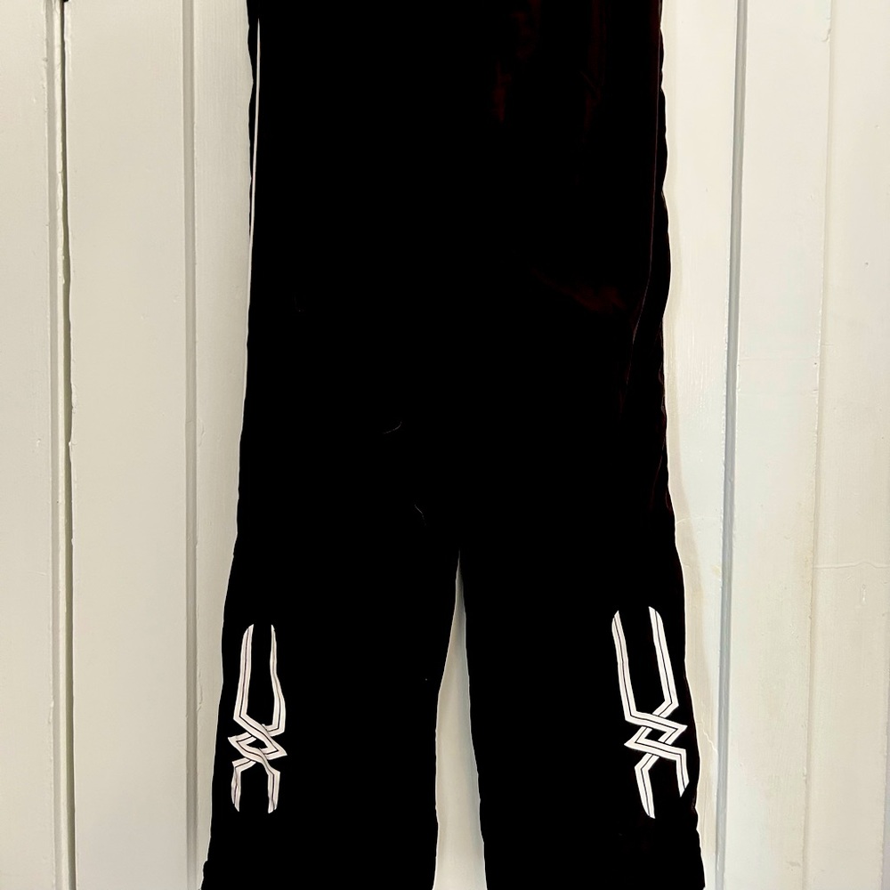 Women’s size L Mizuno warm up pants